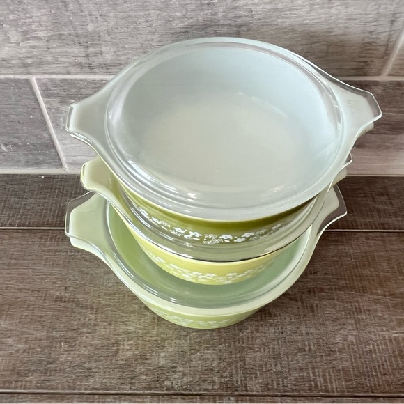 Vintage Pyrex Lime Spring Blossoms Casserole Set with lid (6pcs) 474, 472, 471 - Picture 2 of 4